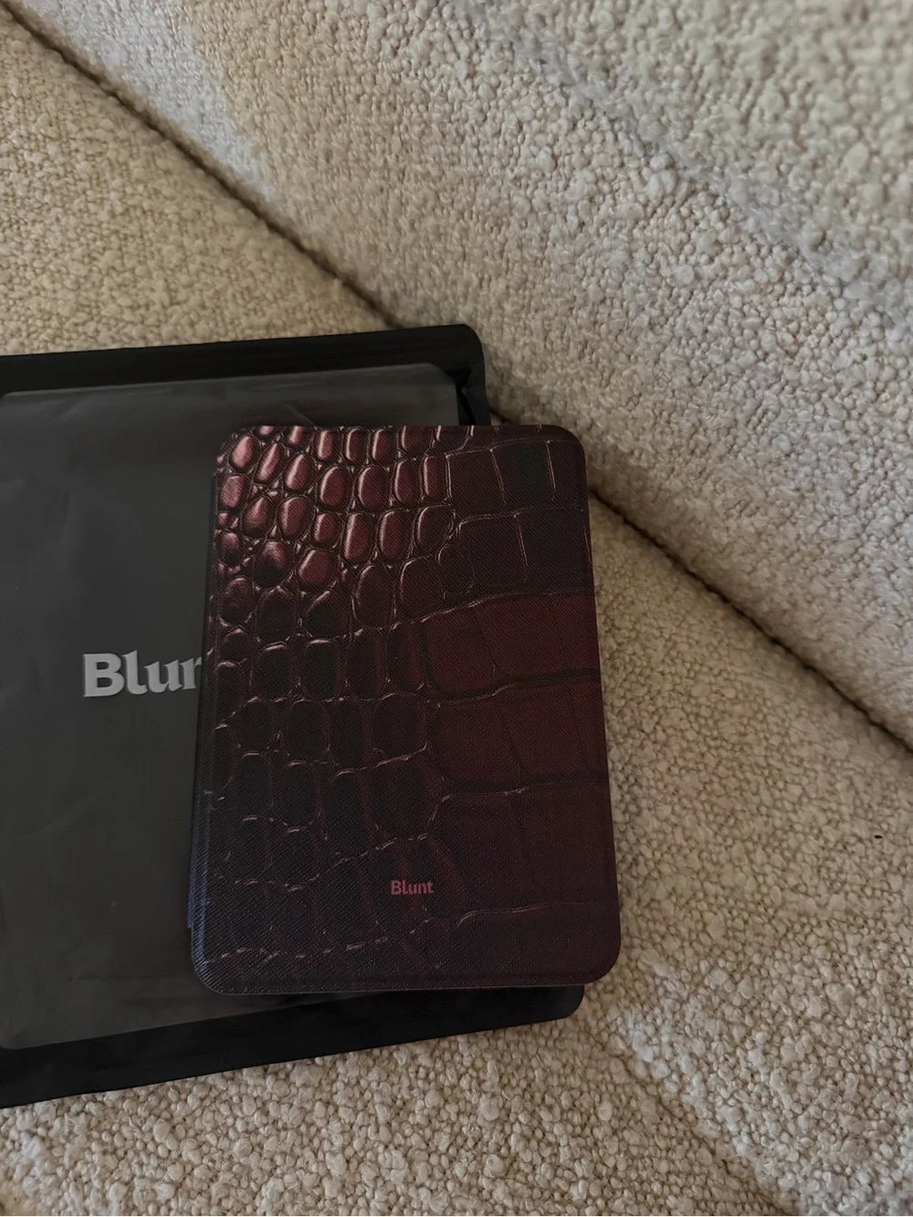Basic Amazon kindle 6” Burgundy Croc Tablet Cover -